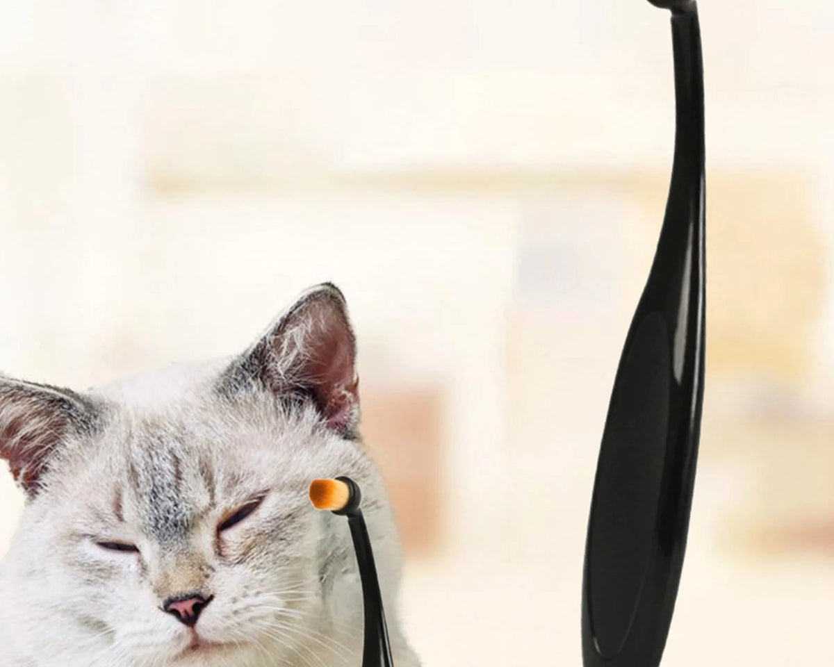 Pet Tear Stain Remover Brush - Essential Grooming Tool for Dogs and Cats, Perfect for Eye Area Hygiene!