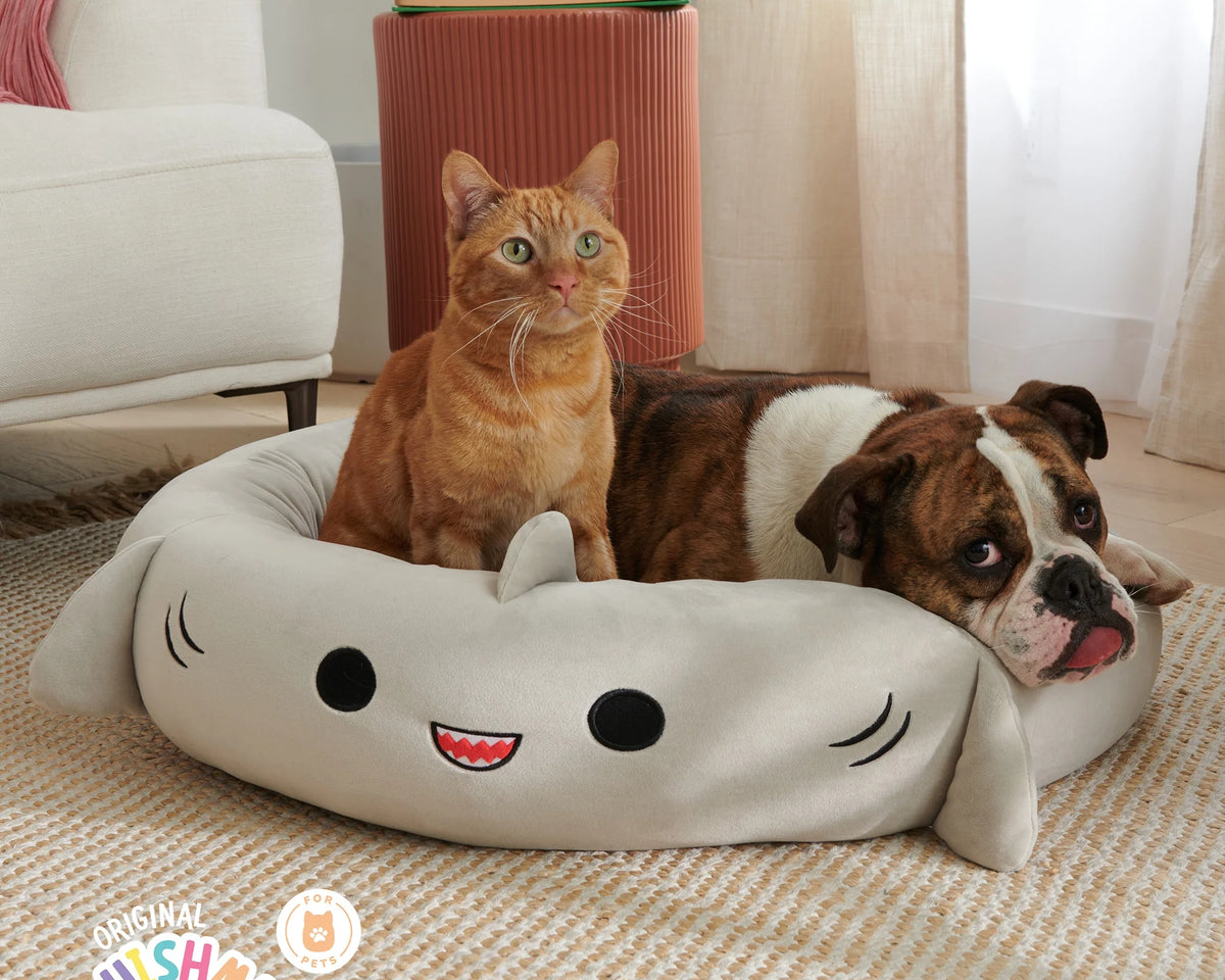 Indulge Your Pet with the 24-Inch Ultra Soft Gray Shark Plush Bed – Perfect for Dogs and Cats