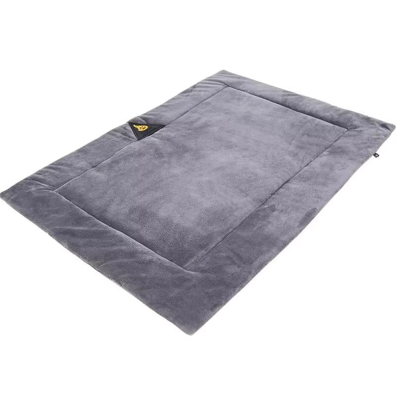 2023 Premium Self-Heating Pet Blanket and Cushion Mat for Cats and Dogs with Advanced Thermal Body Heating Technology