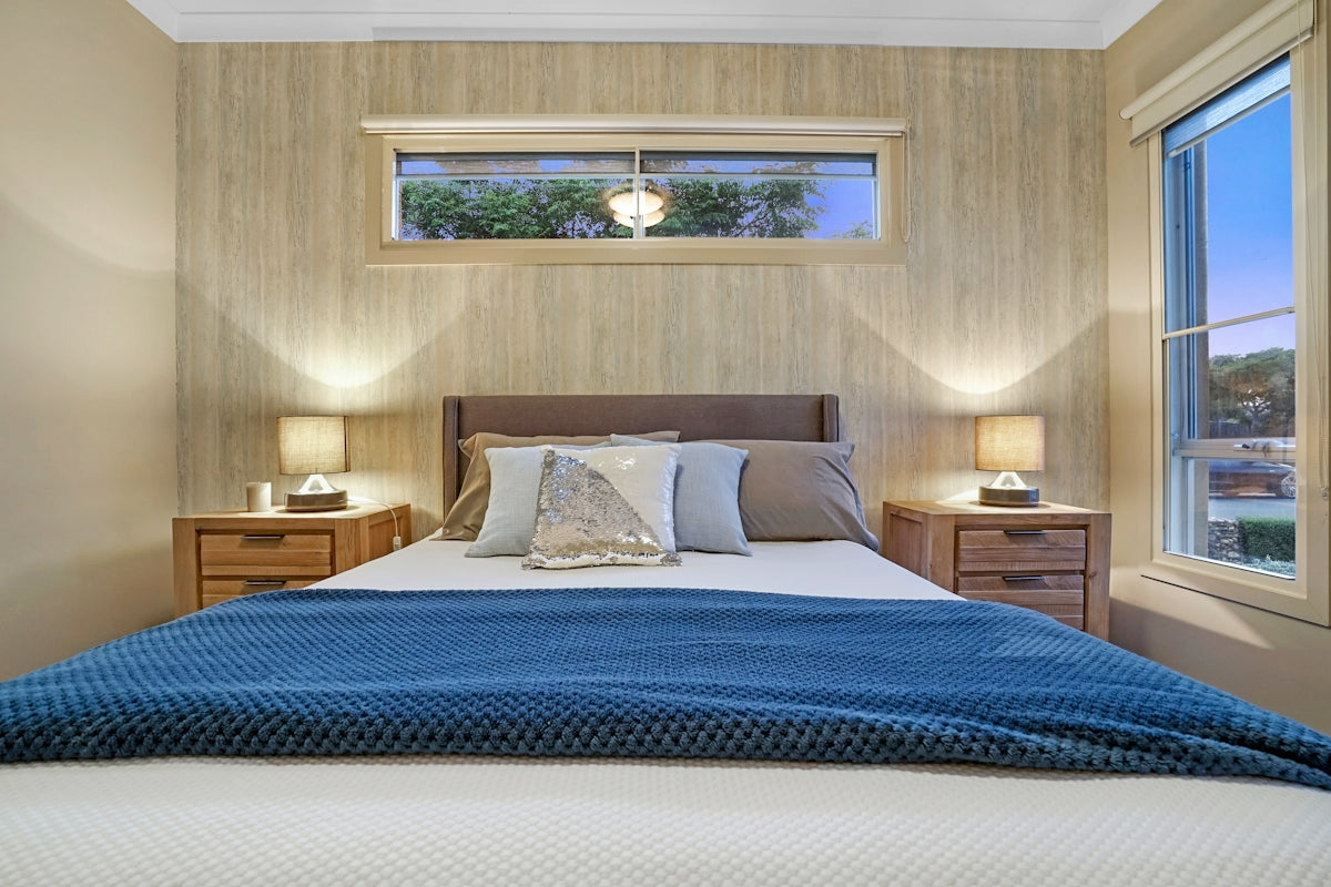 blue and white bed linen