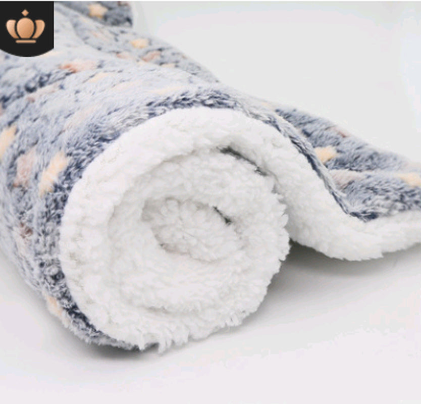 Adorable Cat & Dog Blankets - Cozy Pet Mats for Ultimate Comfort