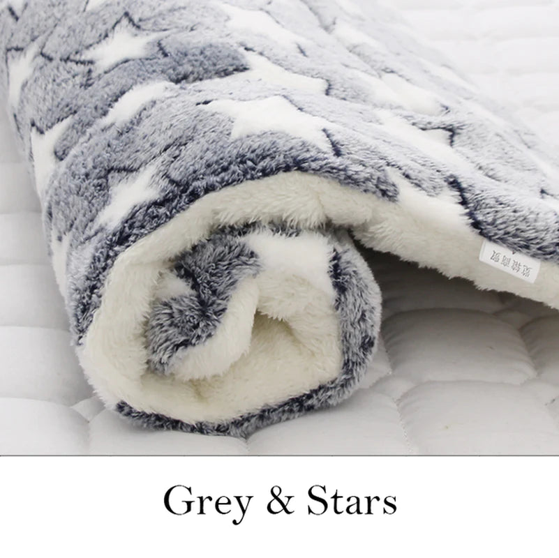 Premium Cozy Flannel Pet Blanket - Thick Fleece Mat for Dogs & Cats - Ultimate Warm Sleeping Cover & Sofa Cushion