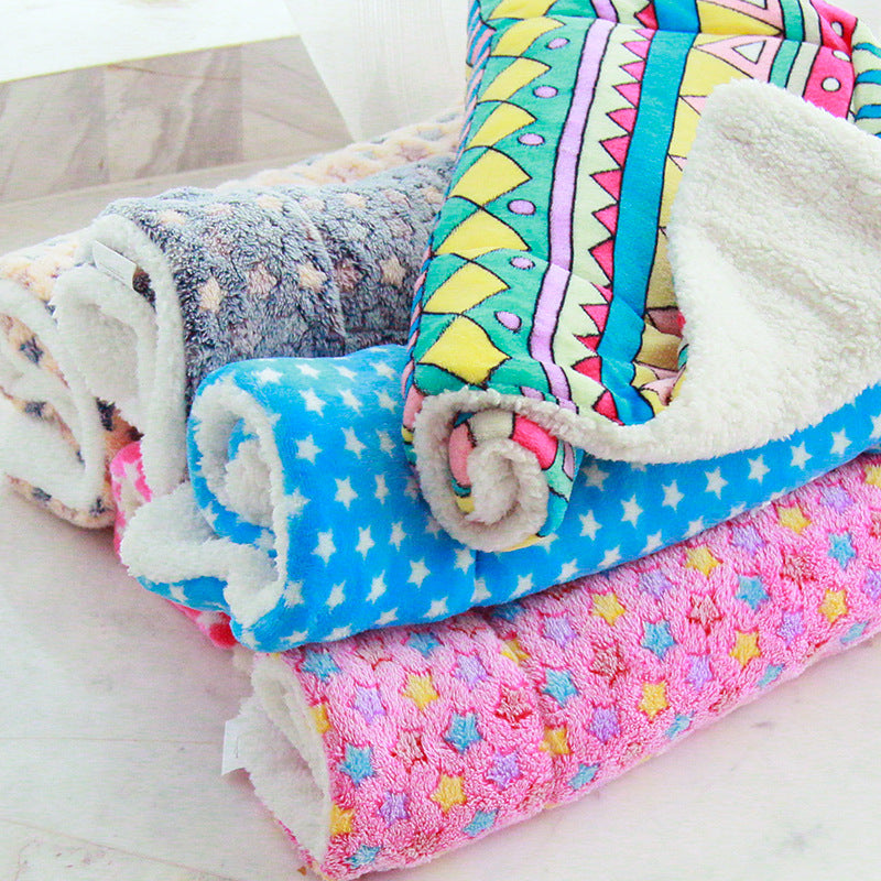 Adorable Cat & Dog Blankets - Cozy Pet Mats for Ultimate Comfort