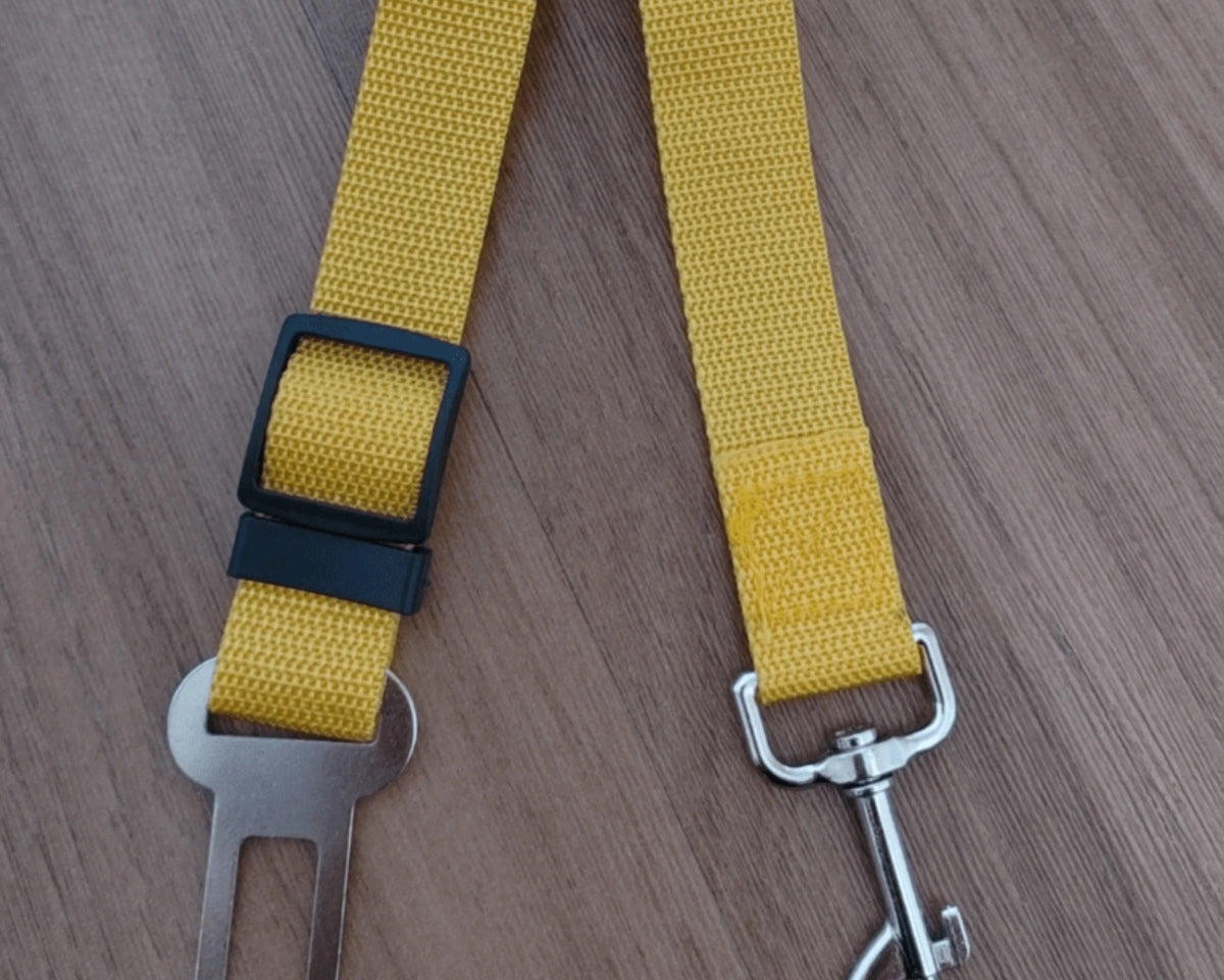 Adjustable Pet Car Seat Belt Harness - Safe Travel Leash for Dogs and Cats, Machine Washable Nylon Design